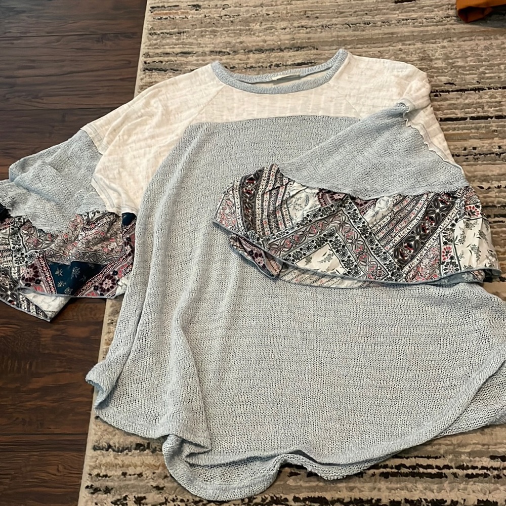 Hummingbird Knit Blouse